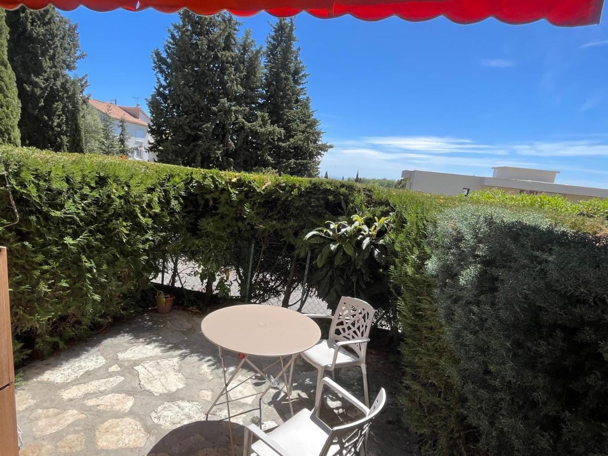Charmant Studio Avec Terrasse Et Parking A Vence Exterior photo